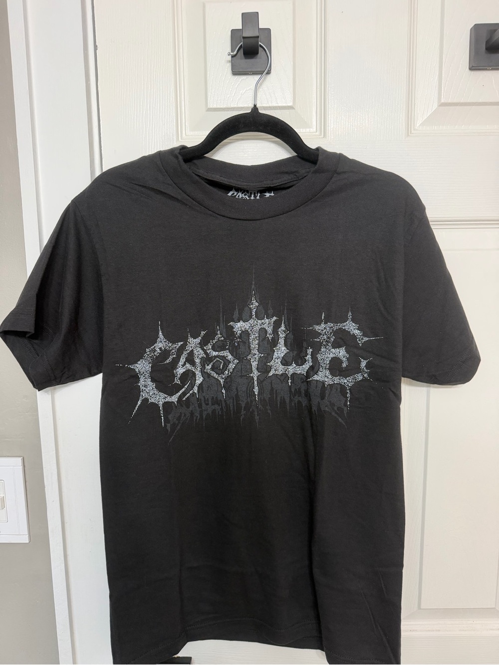 Castle Black Tee Small